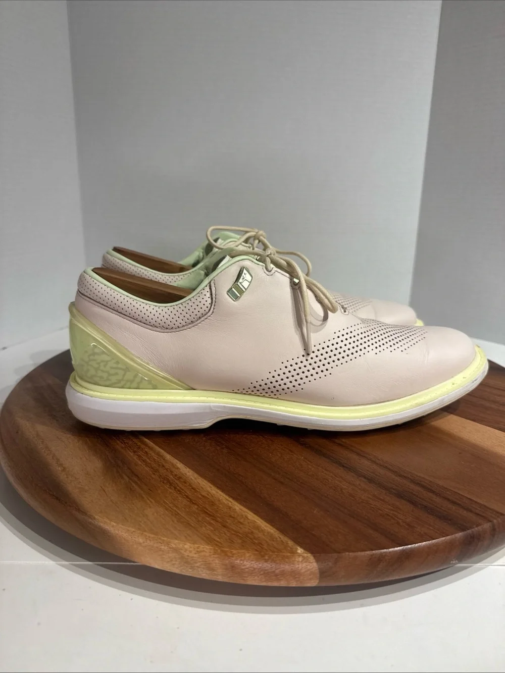 Jordan light cream